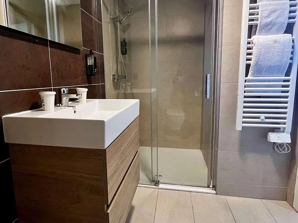 Hotel Ibis Styles Cabries Aix-En-Provence Tgv 0*,